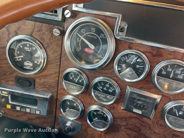 image for item NA9748 1998 Peterbilt 379 semi truck