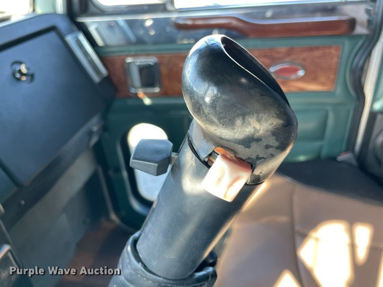 image for item NA9748 1998 Peterbilt 379 semi truck