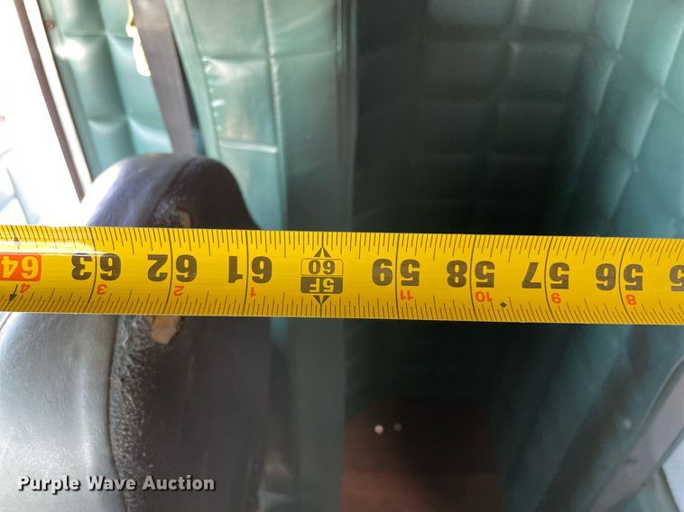 image for item NA9748 1998 Peterbilt 379 semi truck