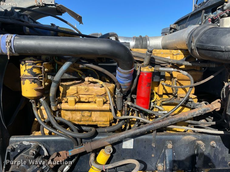 image for item NA9748 1998 Peterbilt 379 semi truck