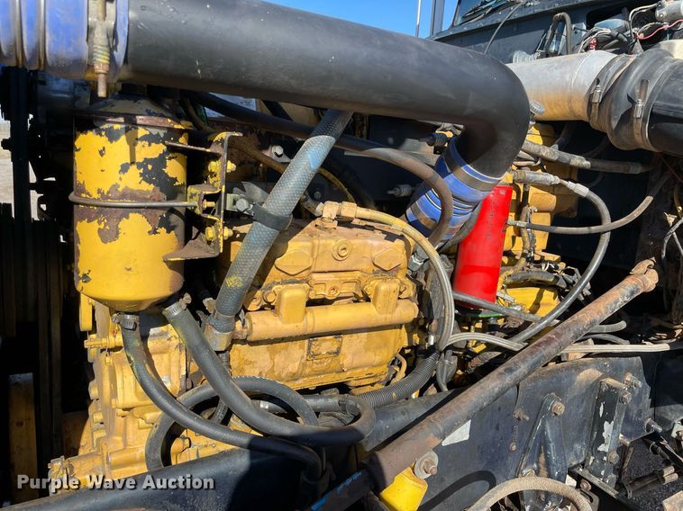 image for item NA9748 1998 Peterbilt 379 semi truck