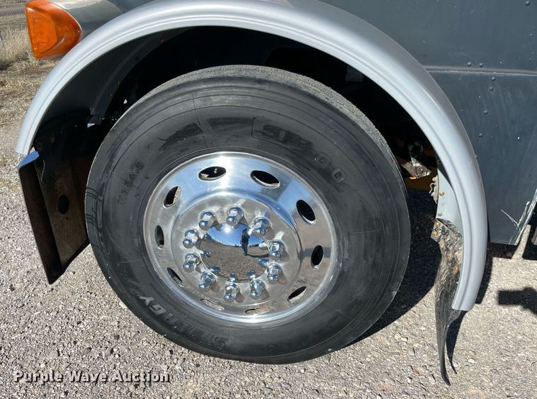 image for item NA9748 1998 Peterbilt 379 semi truck