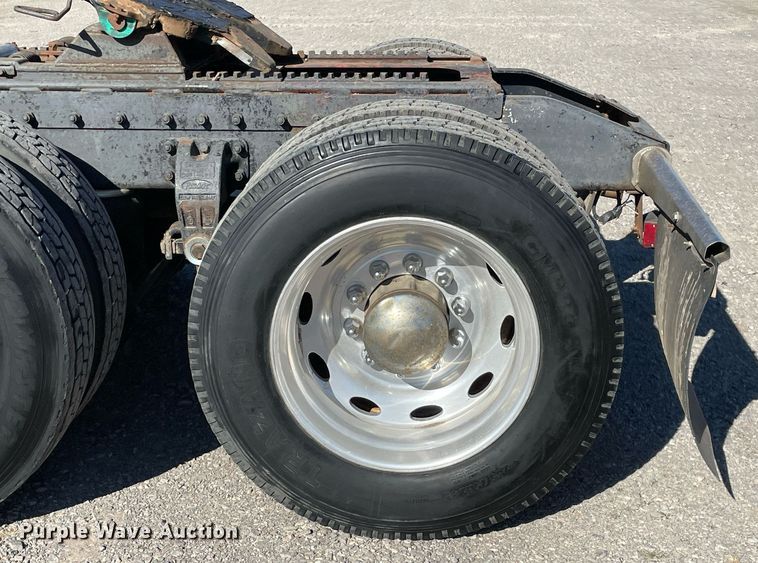 image for item NA9748 1998 Peterbilt 379 semi truck