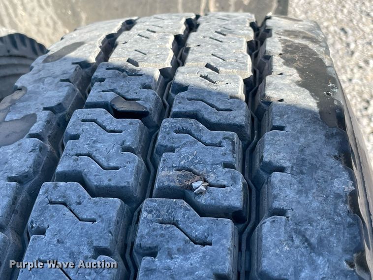 image for item NA9748 1998 Peterbilt 379 semi truck