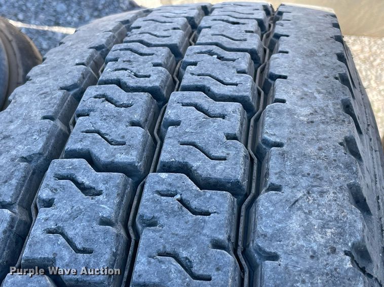 image for item NA9748 1998 Peterbilt 379 semi truck