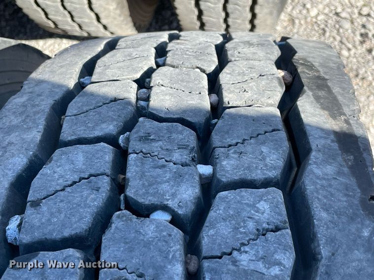 image for item NA9748 1998 Peterbilt 379 semi truck