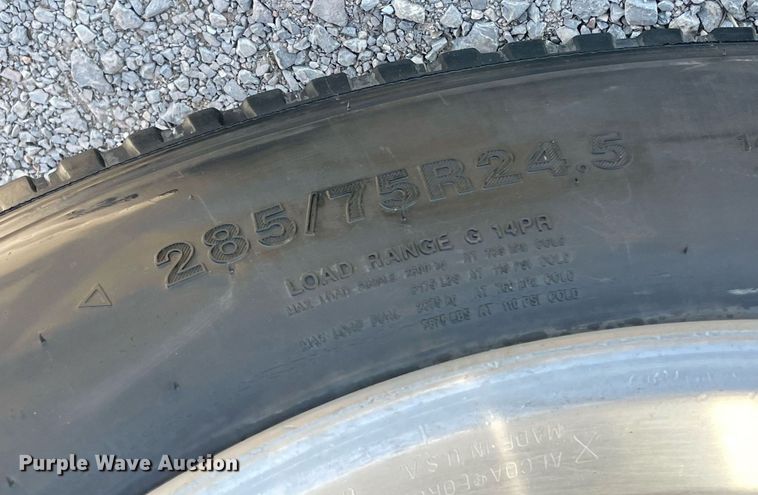 image for item NA9748 1998 Peterbilt 379 semi truck