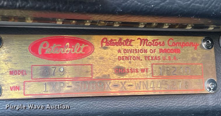 image for item NA9748 1998 Peterbilt 379 semi truck