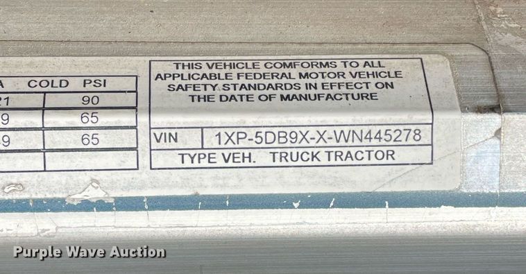 image for item NA9748 1998 Peterbilt 379 semi truck