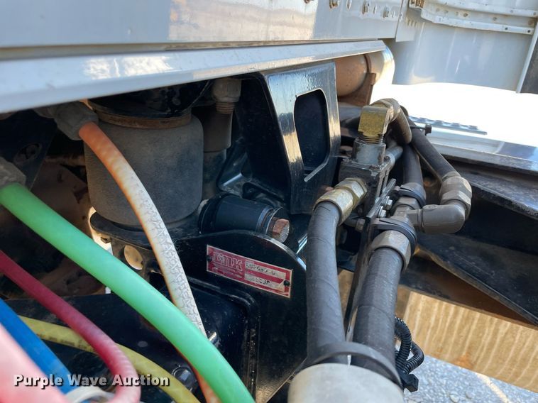 image for item NA9749 2006 Kenworth T800B semi truck