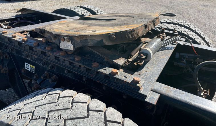 image for item NA9749 2006 Kenworth T800B semi truck