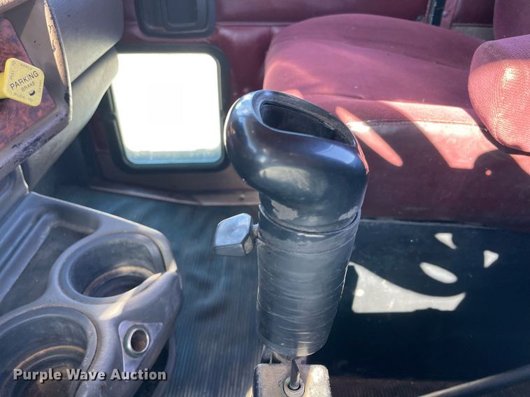 image for item NA9749 2006 Kenworth T800B semi truck