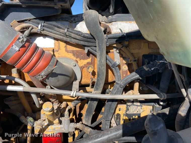 image for item NA9749 2006 Kenworth T800B semi truck