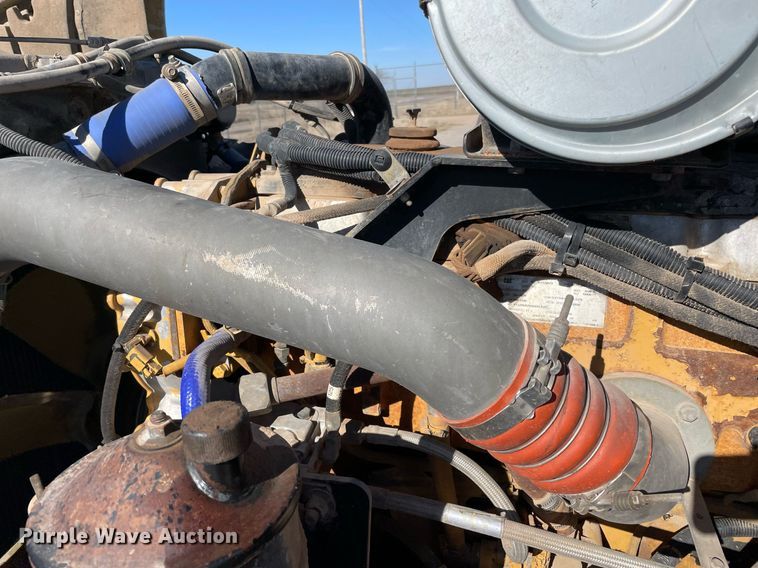 image for item NA9749 2006 Kenworth T800B semi truck