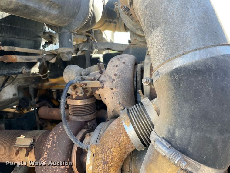 image for item NA9749 2006 Kenworth T800B semi truck