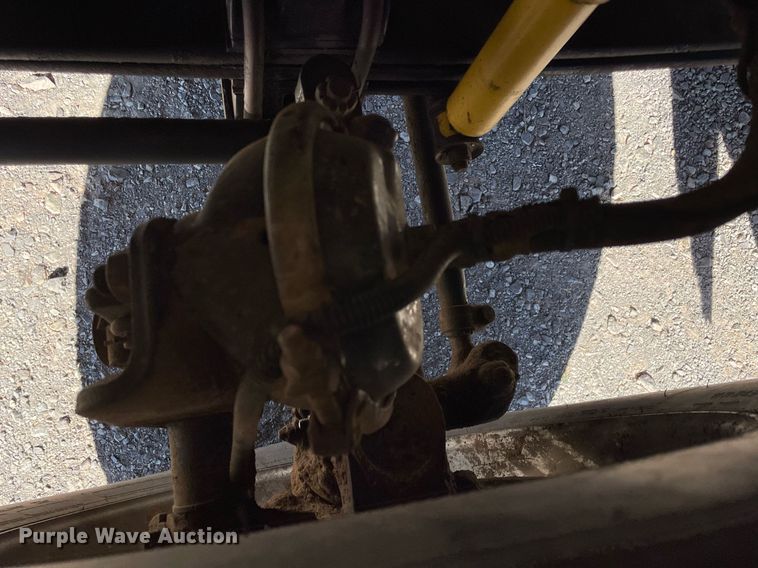 image for item NA9749 2006 Kenworth T800B semi truck