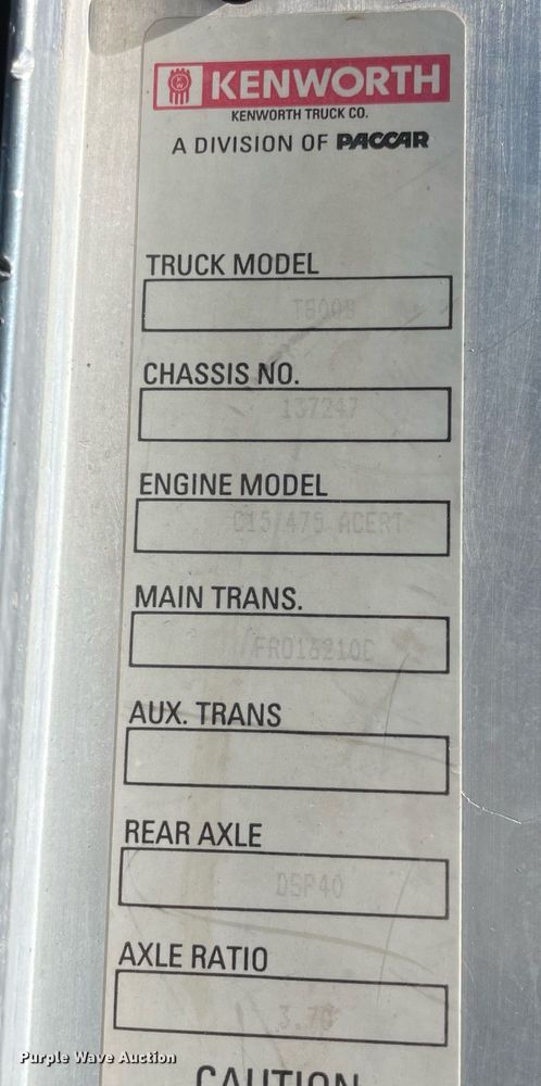 image for item NA9749 2006 Kenworth T800B semi truck