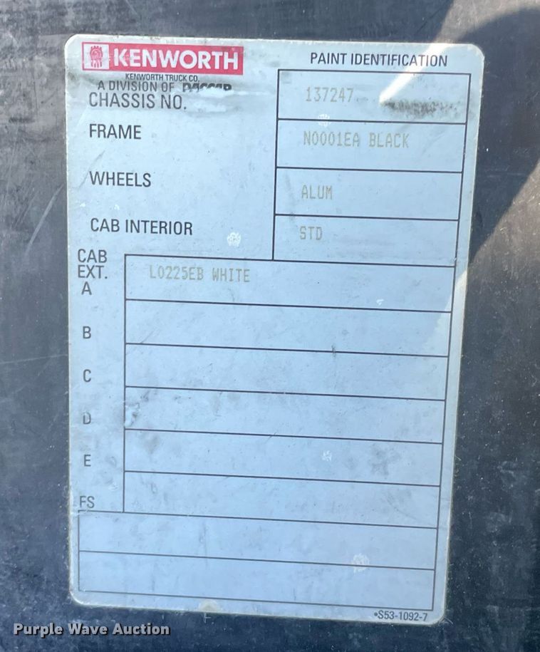 image for item NA9749 2006 Kenworth T800B semi truck