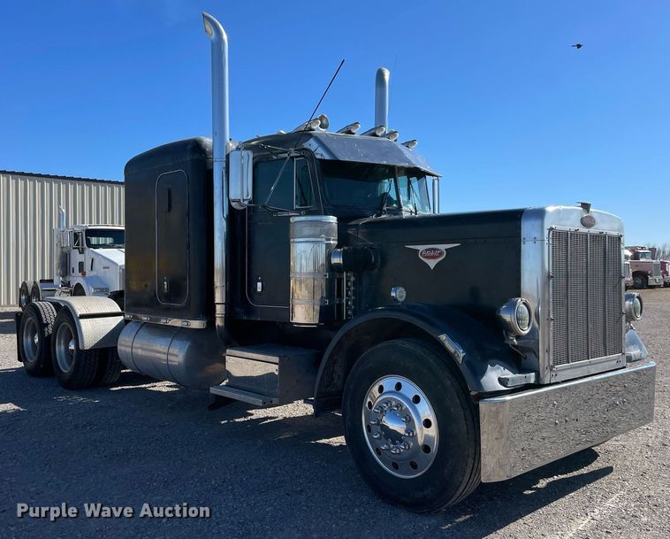 image for item NA9750 1985 Peterbilt 359 semi truck