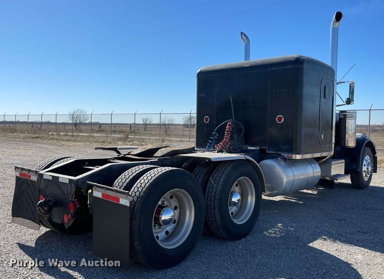 image for item NA9750 1985 Peterbilt 359 semi truck