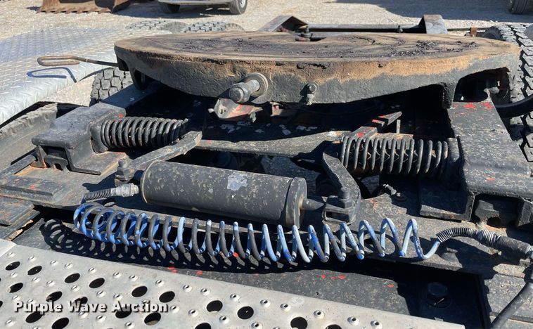 image for item NA9750 1985 Peterbilt 359 semi truck