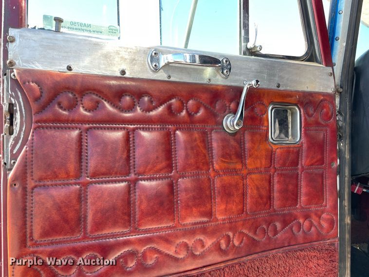 image for item NA9750 1985 Peterbilt 359 semi truck