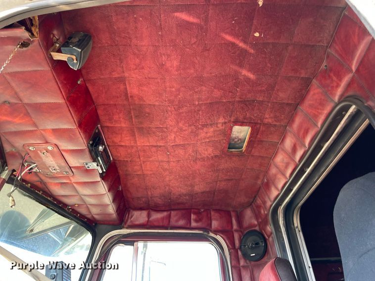 image for item NA9750 1985 Peterbilt 359 semi truck