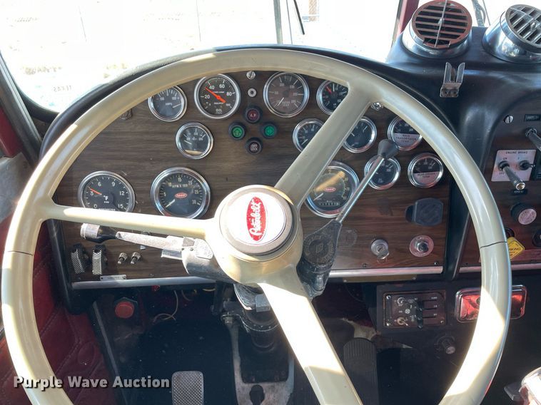 image for item NA9750 1985 Peterbilt 359 semi truck