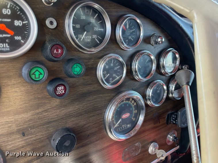 image for item NA9750 1985 Peterbilt 359 semi truck