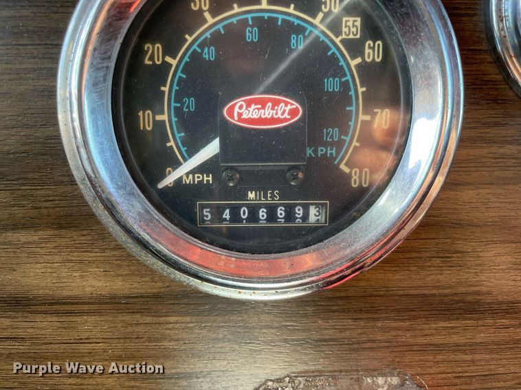 image for item NA9750 1985 Peterbilt 359 semi truck