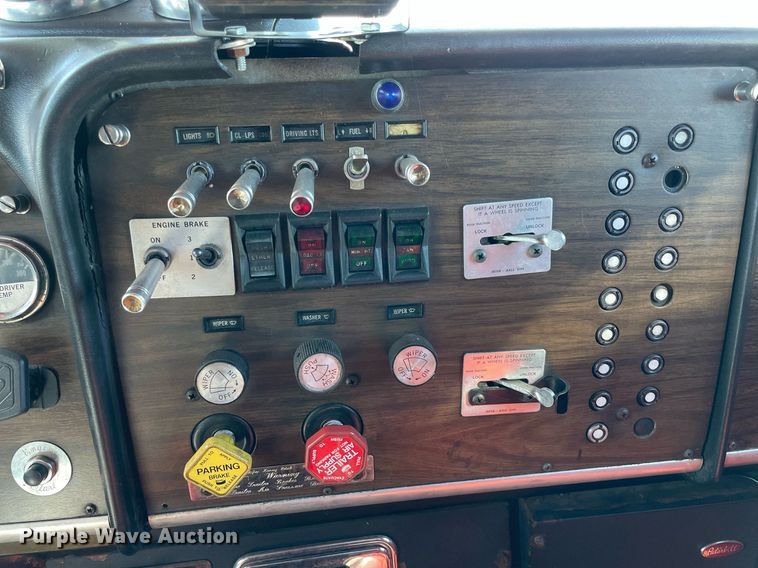 image for item NA9750 1985 Peterbilt 359 semi truck