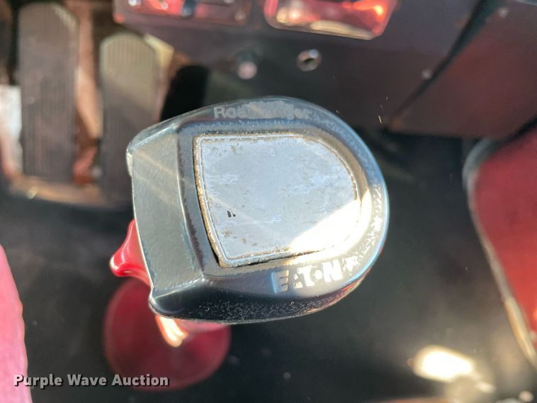 image for item NA9750 1985 Peterbilt 359 semi truck