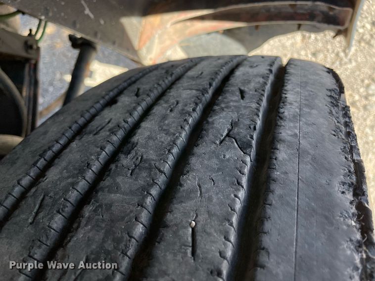 image for item NA9750 1985 Peterbilt 359 semi truck