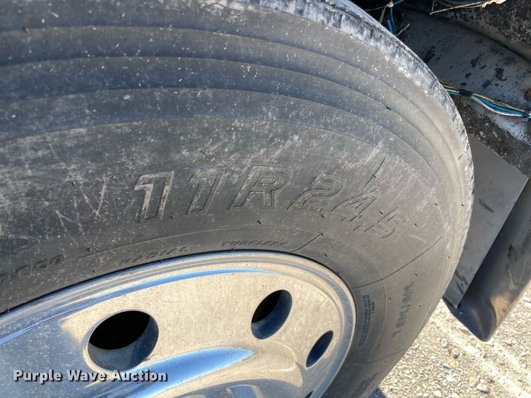 image for item NA9750 1985 Peterbilt 359 semi truck