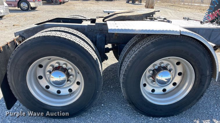 image for item NA9750 1985 Peterbilt 359 semi truck