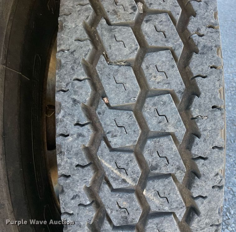 image for item NA9750 1985 Peterbilt 359 semi truck