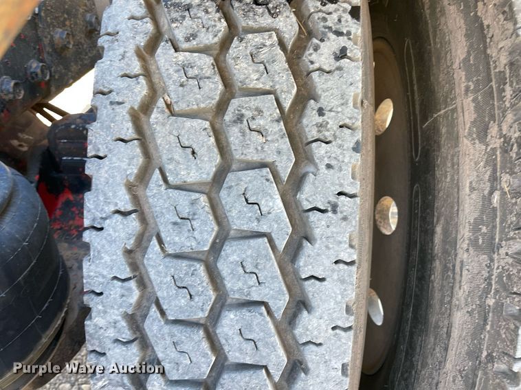 image for item NA9750 1985 Peterbilt 359 semi truck