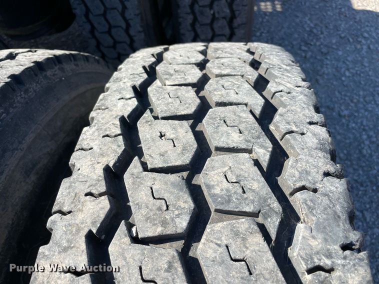 image for item NA9750 1985 Peterbilt 359 semi truck