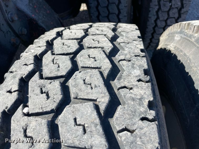 image for item NA9750 1985 Peterbilt 359 semi truck