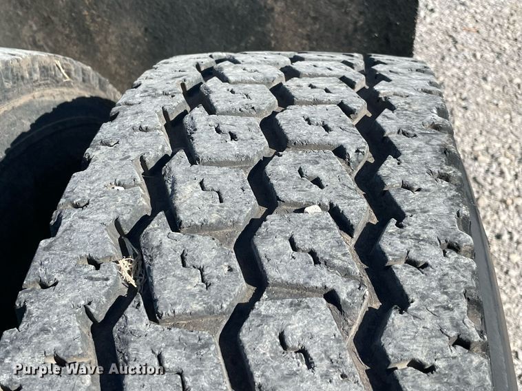 image for item NA9750 1985 Peterbilt 359 semi truck