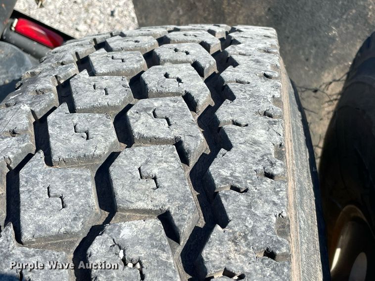 image for item NA9750 1985 Peterbilt 359 semi truck