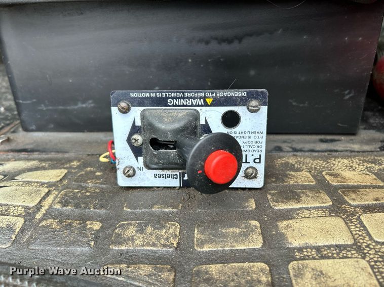 image for item NE9762 2005 Volvo VNL semi truck