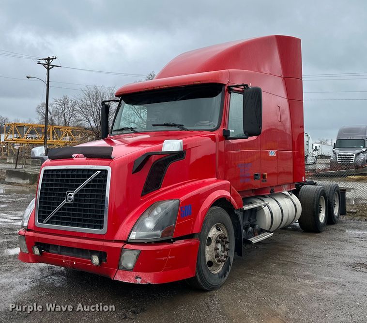 image for item NL9275 2006 Volvo VN Series semi truck