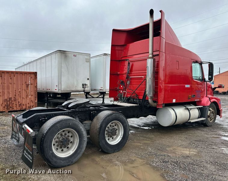 image for item NL9275 2006 Volvo VN Series semi truck