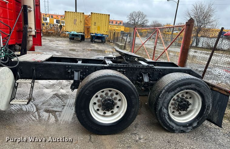 image for item NL9275 2006 Volvo VN Series semi truck