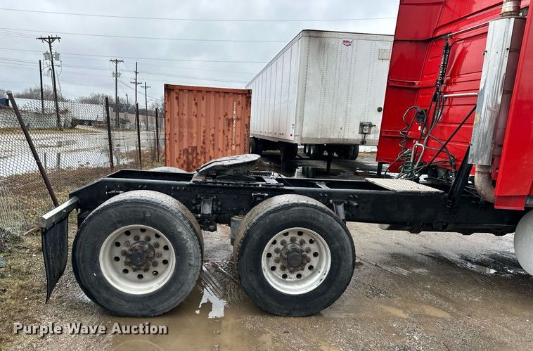 image for item NL9275 2006 Volvo VN Series semi truck