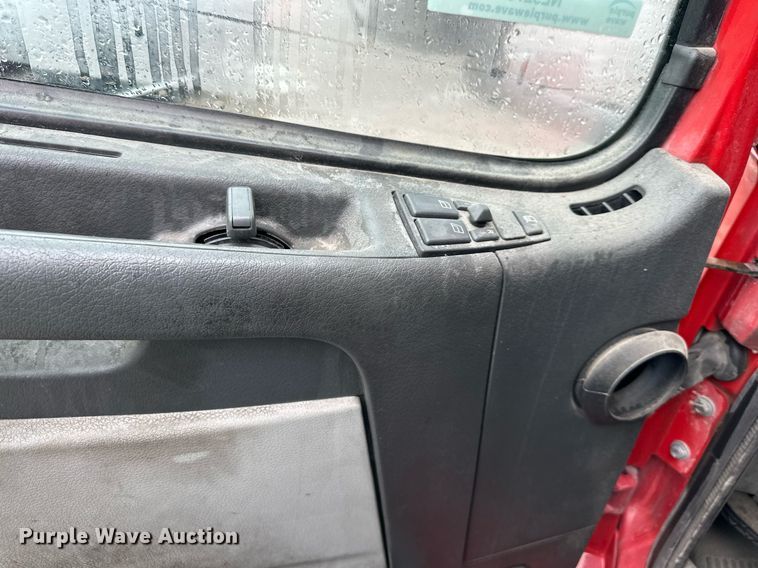 image for item NL9275 2006 Volvo VN Series semi truck