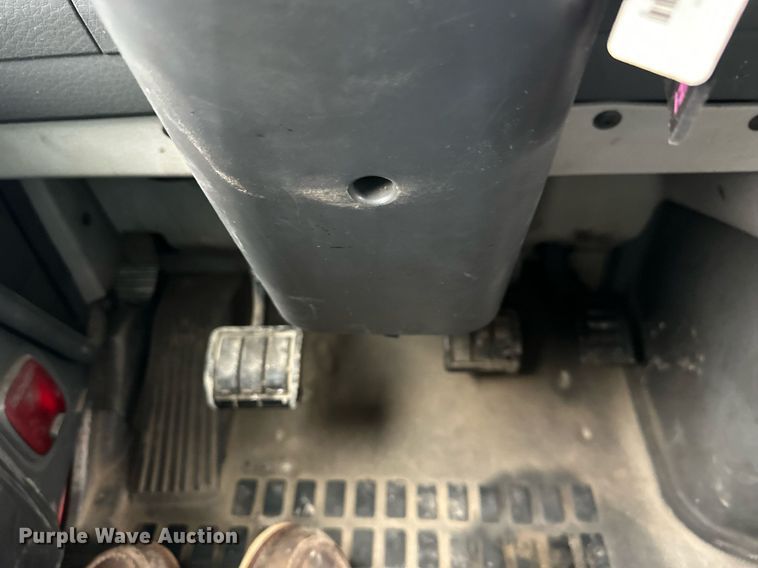 image for item NL9275 2006 Volvo VN Series semi truck