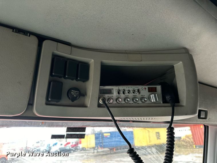 image for item NL9275 2006 Volvo VN Series semi truck