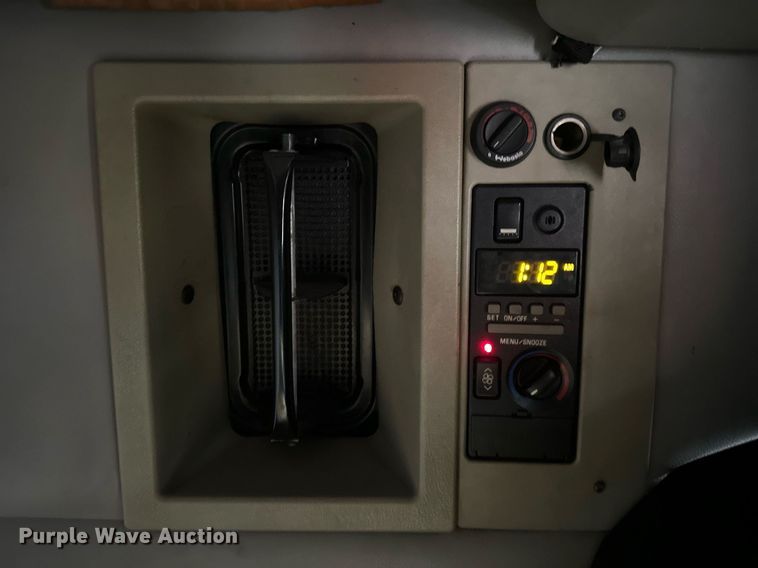 image for item NL9275 2006 Volvo VN Series semi truck